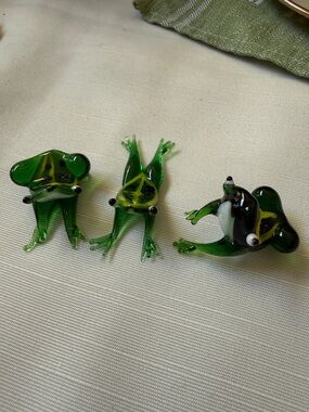 Set of 3 Lampwork Handmade Glass Frog mini Figurines - Green Trio